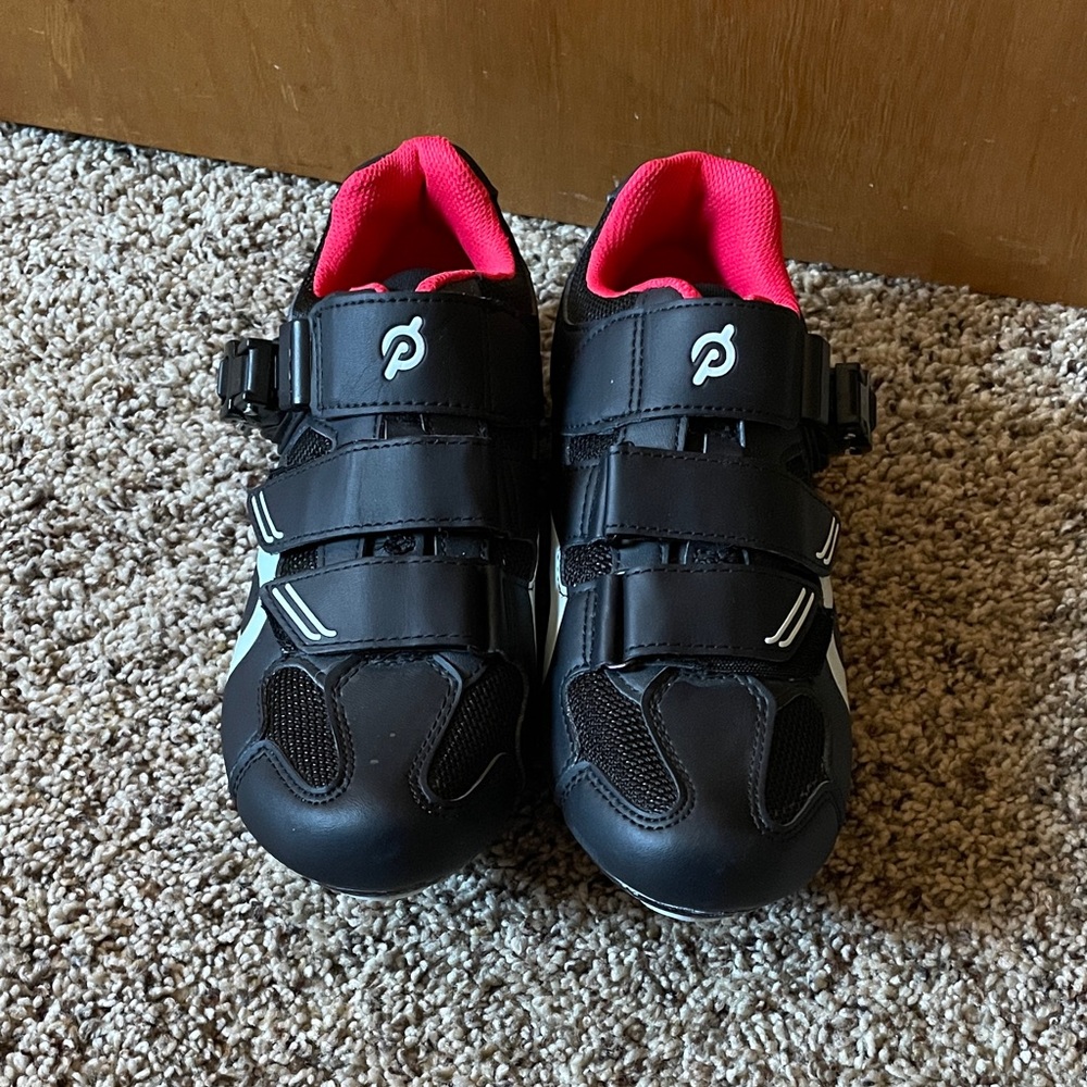 Peloton Biking shoes 40